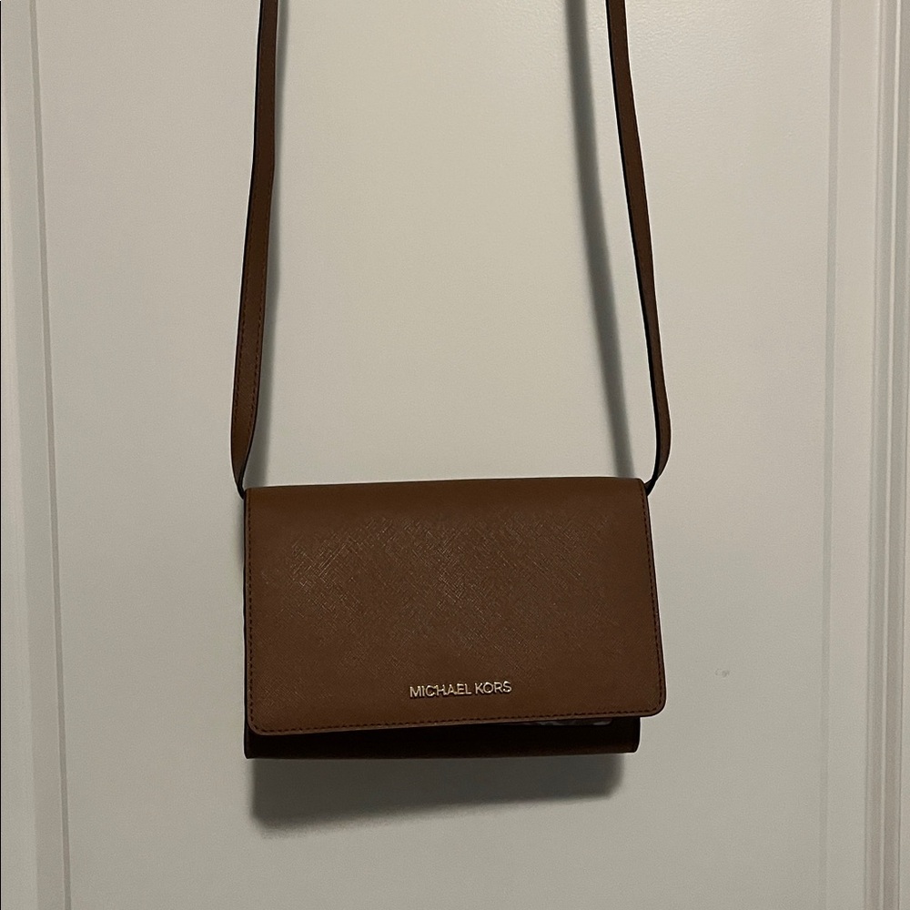Michael Kors Brown Crossbody bag Wallet with removable strap. Good condition. - Picture 8 of 9